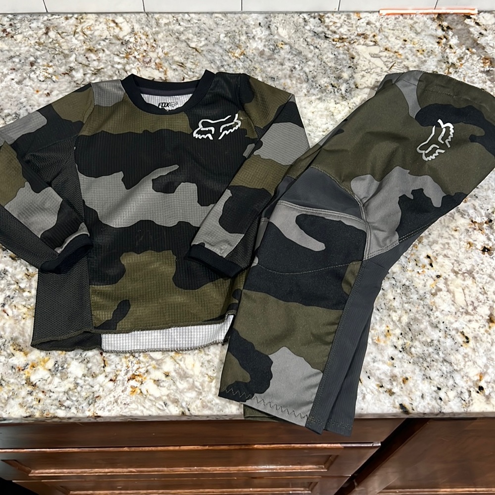 LIKE NEW Fox Mx Racing Set